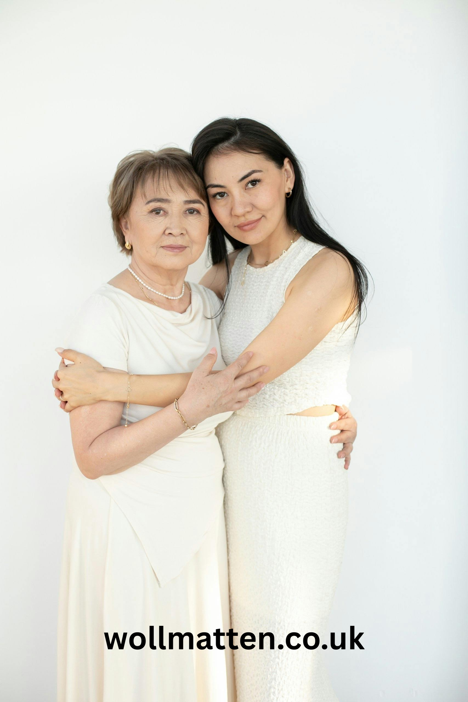 Lola Tung Parents: Surprising Truths & Family Bonds