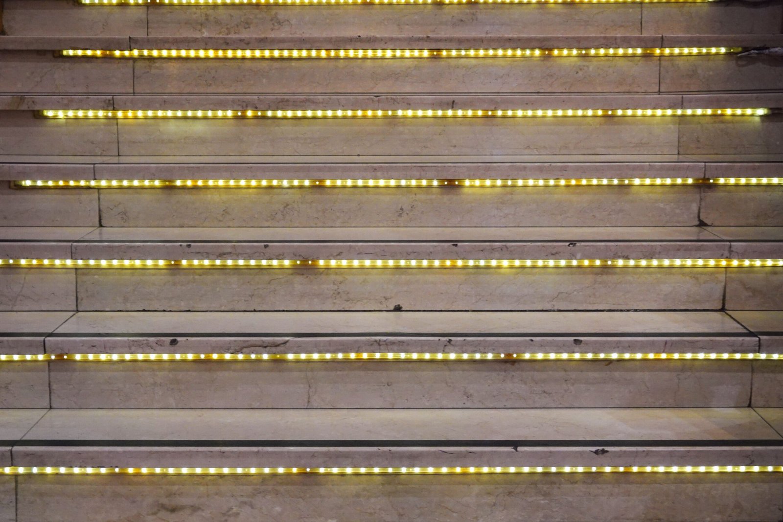 Flexible LED Strip Lighting Systems and Power Solutions for Modern Applications